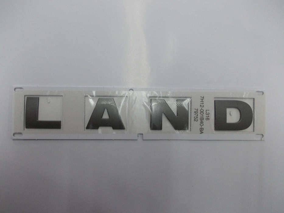 DAB500290 | Emblem GENUINE LR (28cm) silver ""LAND""