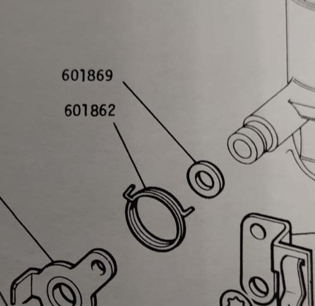 601862 - large spring for choke swivel Zenith Engine Part Land Rover Range Rover Series